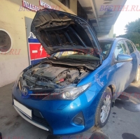 Замена аккумулятора на Toyota Auris II бензин 1.6 (132 л.с.) 2012-2015