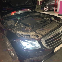 Замена аккумулятора на Mercedes E200 (W213) бензин 2.0 2020 - 2023 Рестайлинг
