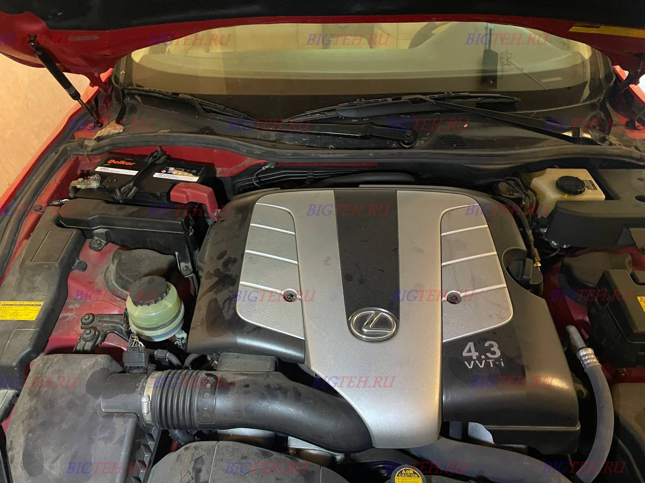 Под капотом. Замена аккумулятора на Lexus SC 430 II бензин 4.3 (286/303 л.с.) 2001-2005