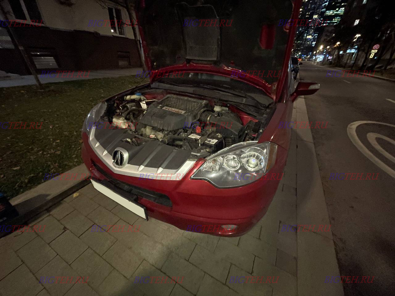 Вид спереди. Замена аккумулятора на Acura MDX II бензин 3.7 (300 л.с.) Рестайлинг 2010-2013