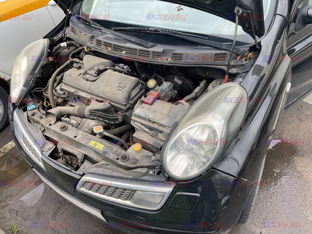 Под капотом. Замена аккумулятора на Nissan Micra III K12 бензин 1.6 (65/82 л.с.) 2002 – 2010