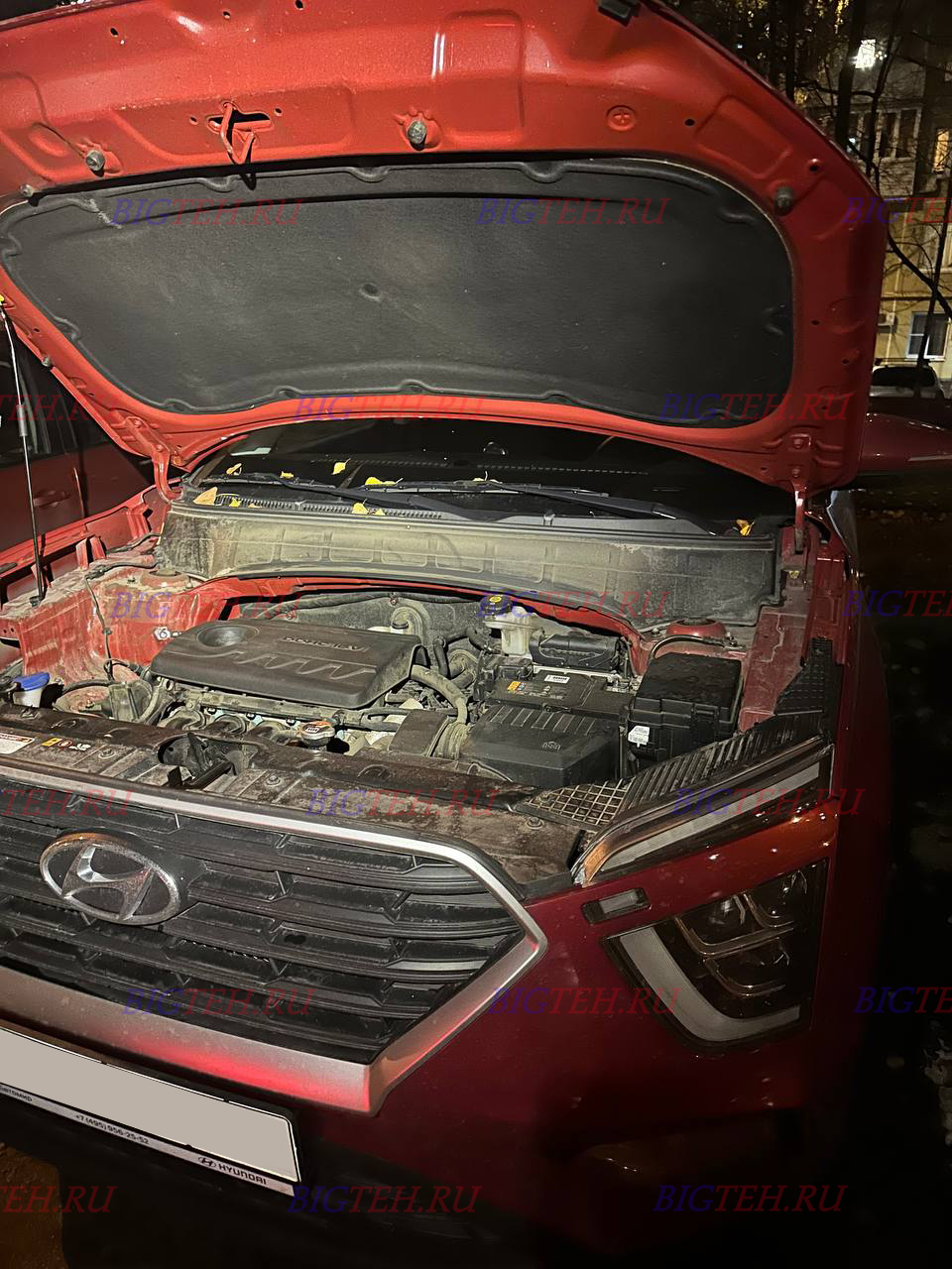 Вид спереди. Замена аккумулятора на Hyundai Creta бензин 1.6 2021г