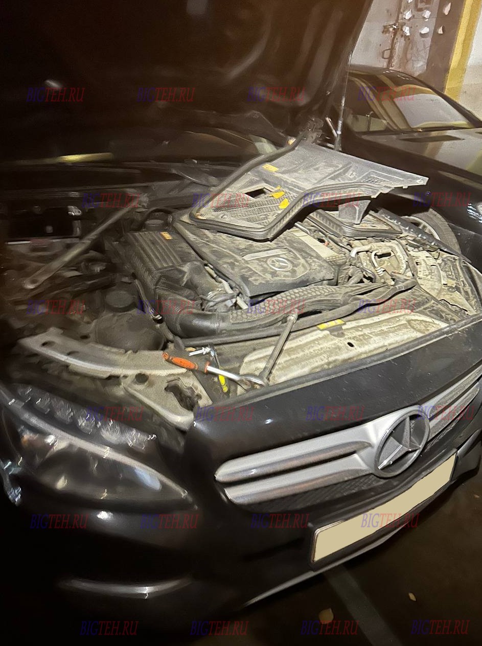 Под капотом. Замена аккумулятора на Mercedes-Benz C-class W204 рестайлинг (2011-2015)