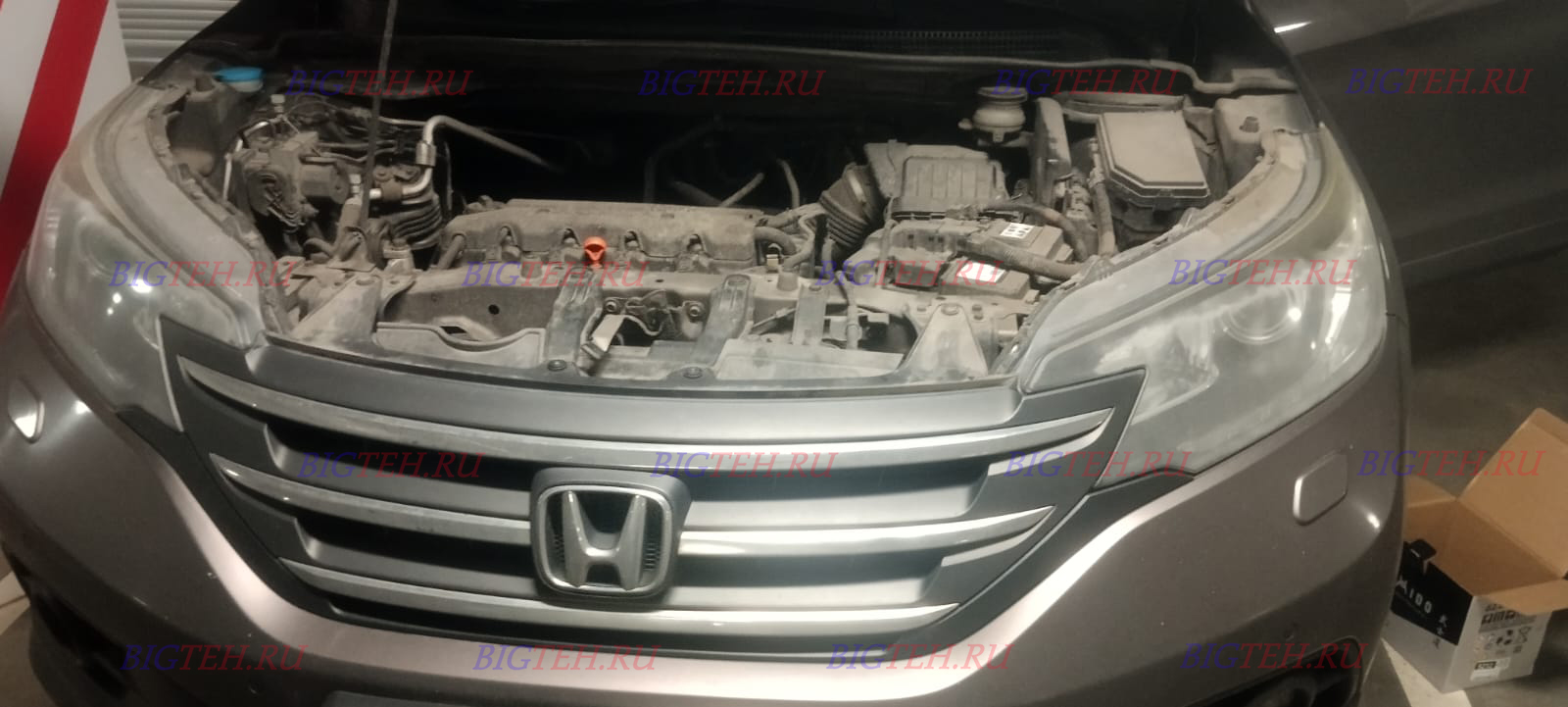 Под капотом. Замена аккумулятора на Honda CR-V IV бензин 2.0 (150 л.с.) 2012-2015