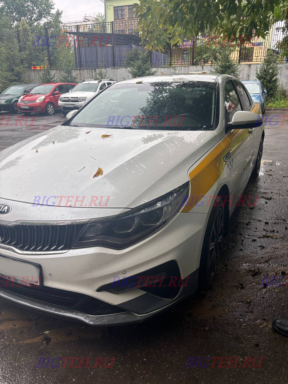 Вид спереди. Замена аккумулятора на Kia Optima 4 бензин 2.0 рестайлинг (150/245 л.с.) 2018-2020