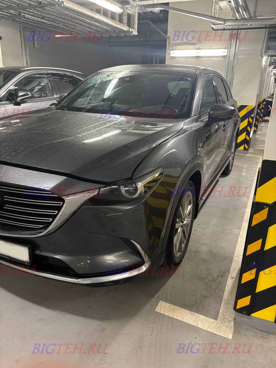 Вид спереди. Замена аккумулятора на Mazda CX-9 бензин 1.5 ( 231/254 л.с.) 2016 – 2020