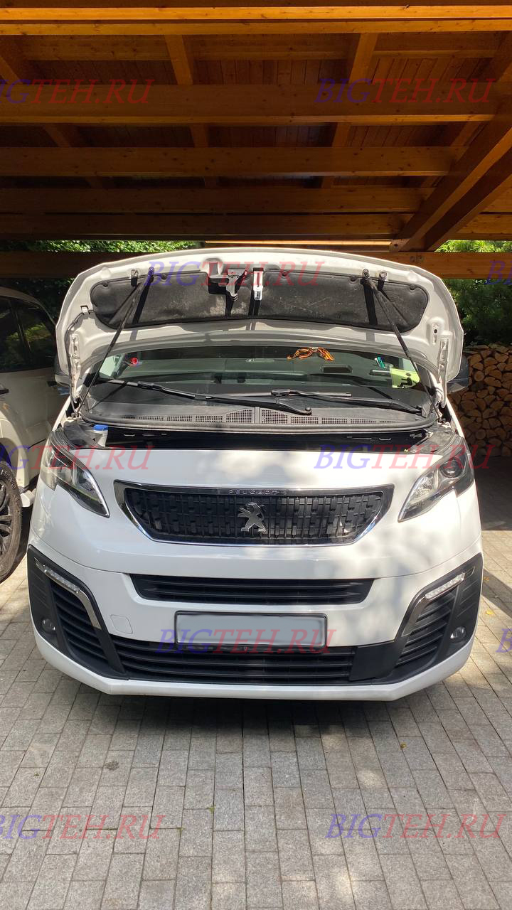 Вид спереди. Замена аккумулятора на Peugeot Traveller I дизель 2.0 (150/177 л.с.) 2016-2020