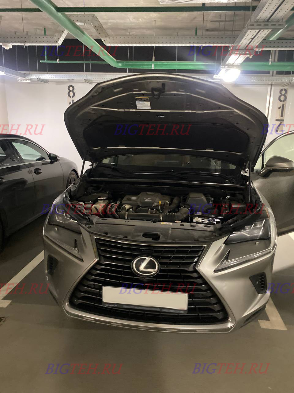 Вид спереди. Замена аккумулятора на Lexus NX200 I Рестайлинг бензин 2.0 (238 л.с.) 2017 год