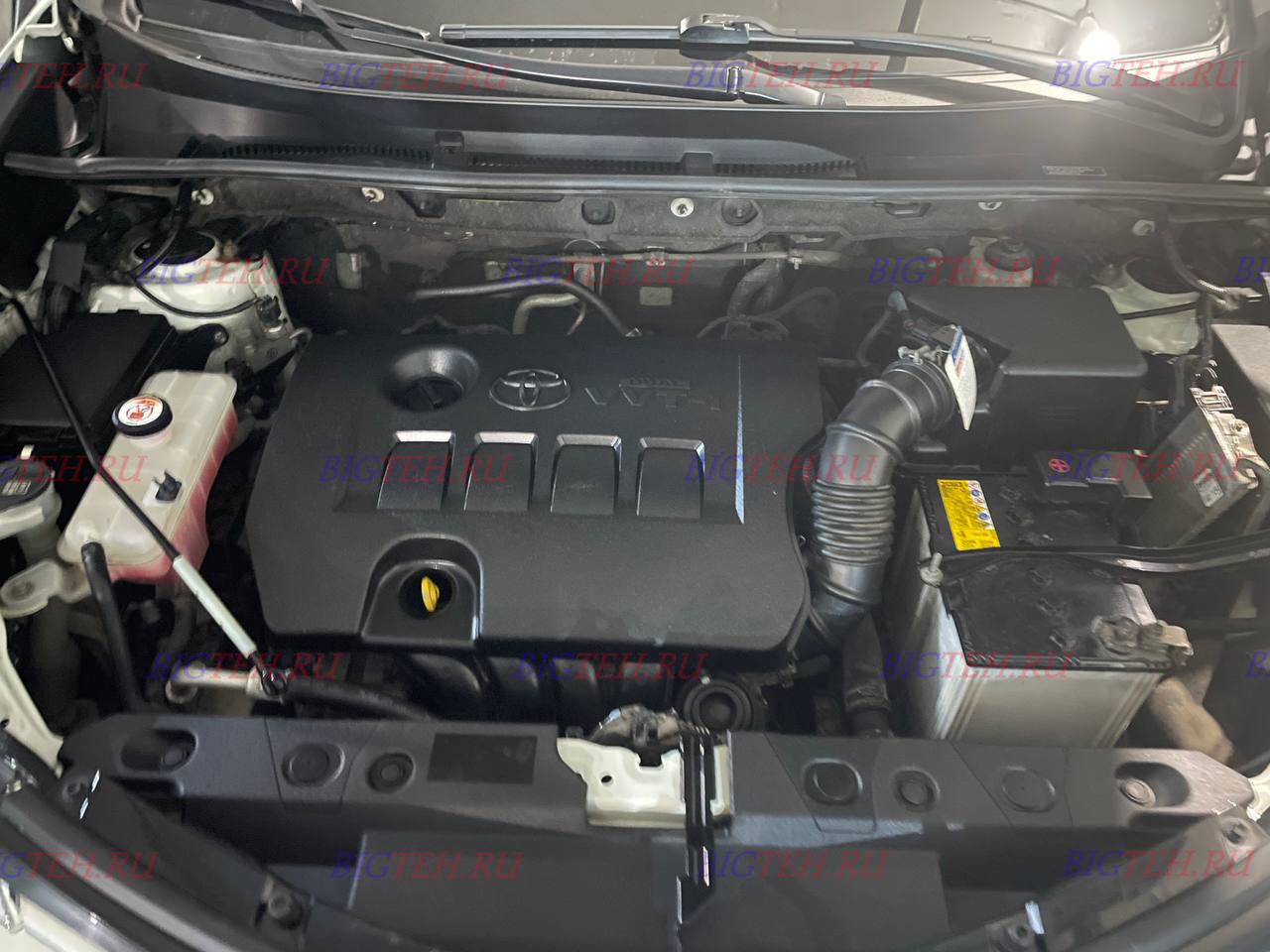 Под капотом. Замена аккумулятора на Toyota RAV4 IV (2015-2019) рестайлинг