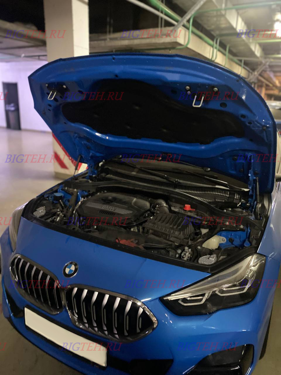 Вид спереди. Замена аккумулятора на BMW 2 series II (F44) 2019 - 2022