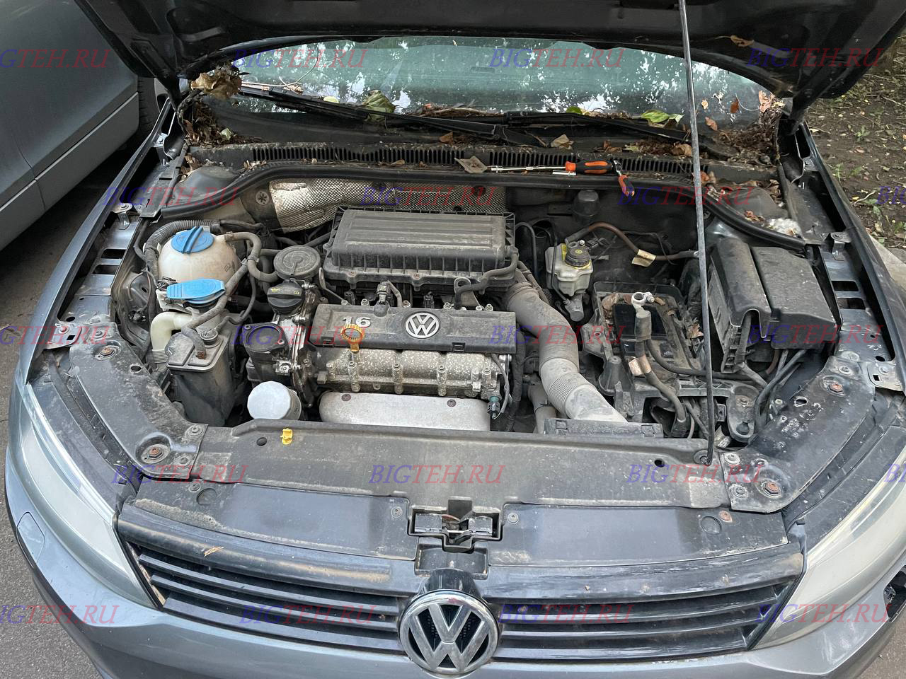 Под капотом. Замена аккумулятора на Volkswagen Jetta VI Рестайлинг (2014-2018) Под капотом. Замена аккумулятора на Volkswagen Jetta VI Рестайлинг (2014-2018)