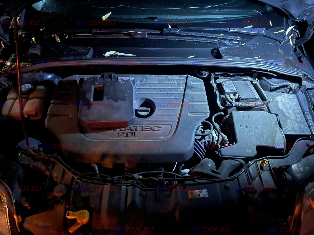 Под капотом. Замена аккумулятора на Ford Focus III бензин 1.6 (105 л.с.) 2011-2015