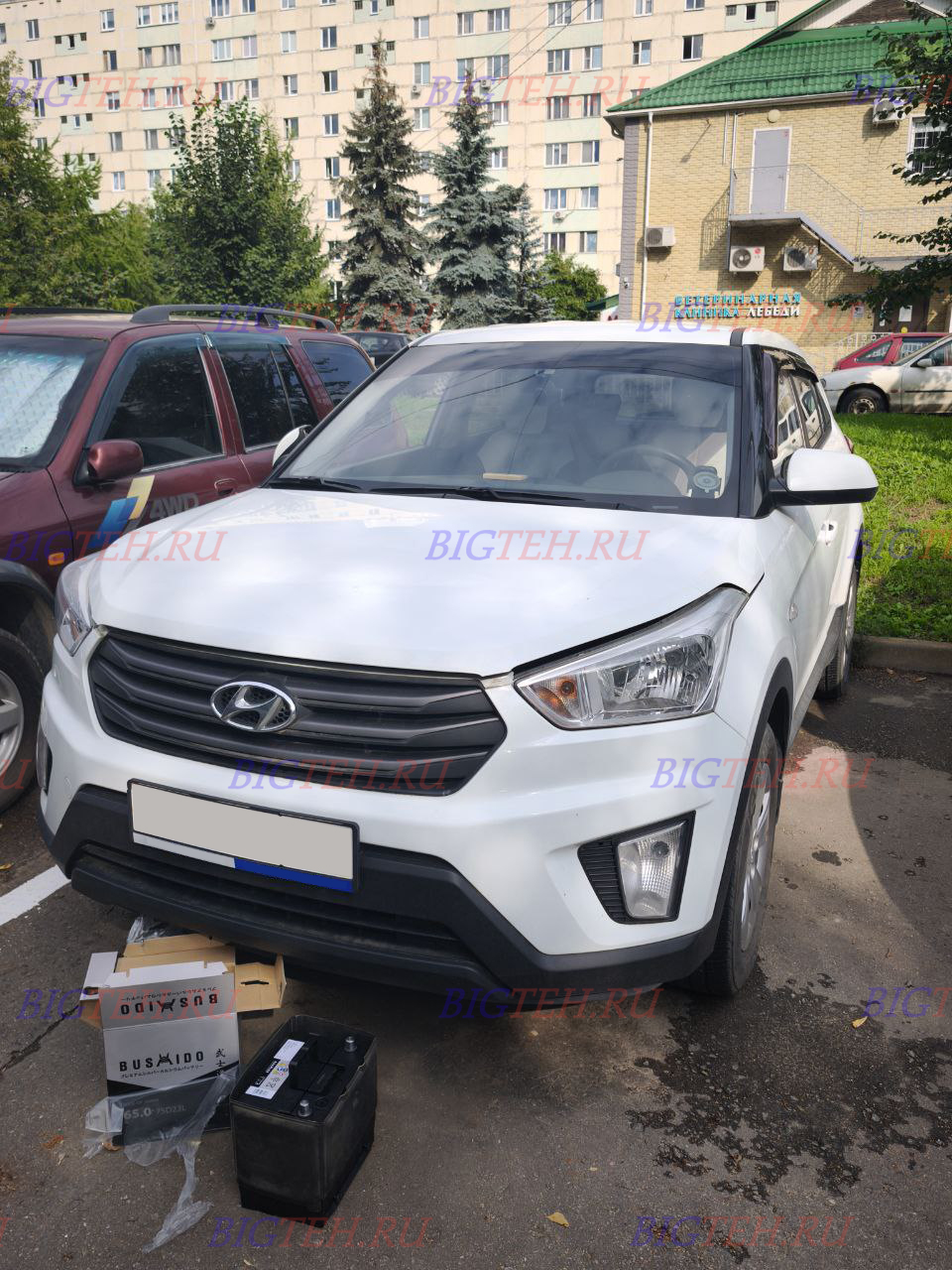 Вид спереди. Замена аккумулятора на Hyundai Creta I бензин 1.6л. 123 л.с. 2017г.