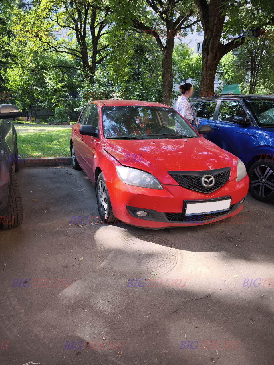 Вид спереди. Замена аккумулятора на Mazda 3 (BK) бензин 1.6 (105 л.с.) рестайлинг 2009