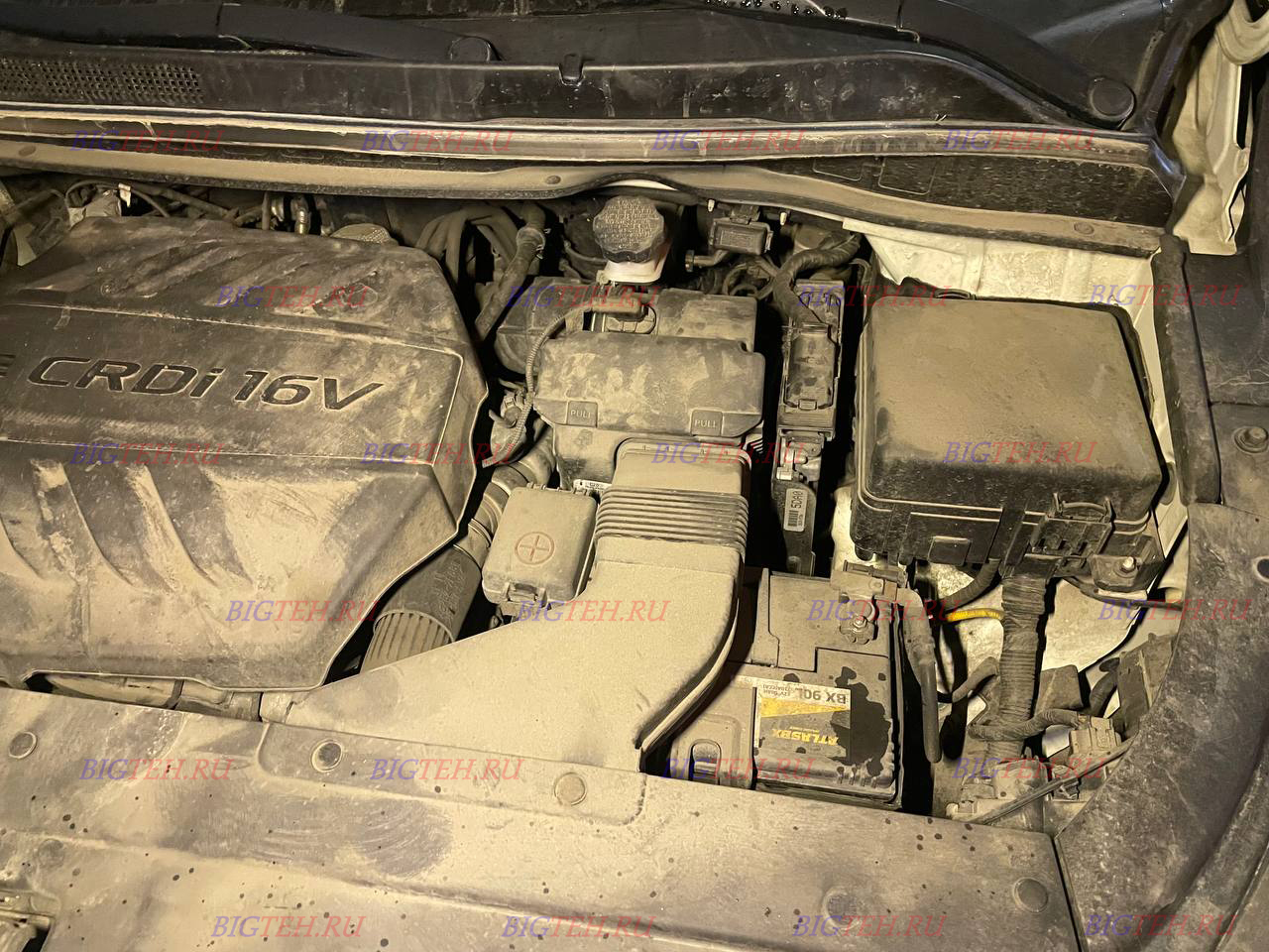 Под капотом. Замена аккумулятора на Kia Carnival III 2014 - 2021 2.2d, 202 л.с.