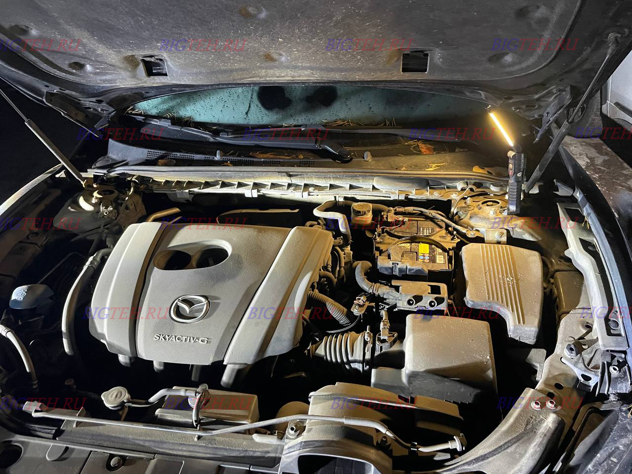 Под капотом. Замена аккумулятора на Mazda 6 (GJ) бензин 2.0 (150/165 л.с.) рестайлинг 2015-2018