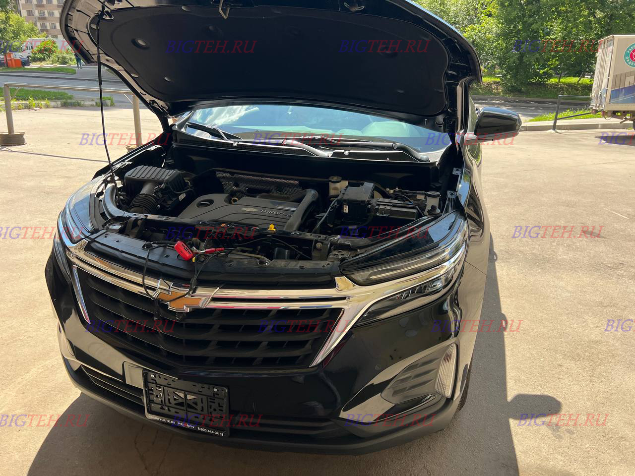 Под капотом. Замена аккумулятора на Chevrolet Equinox III (2017-2020)