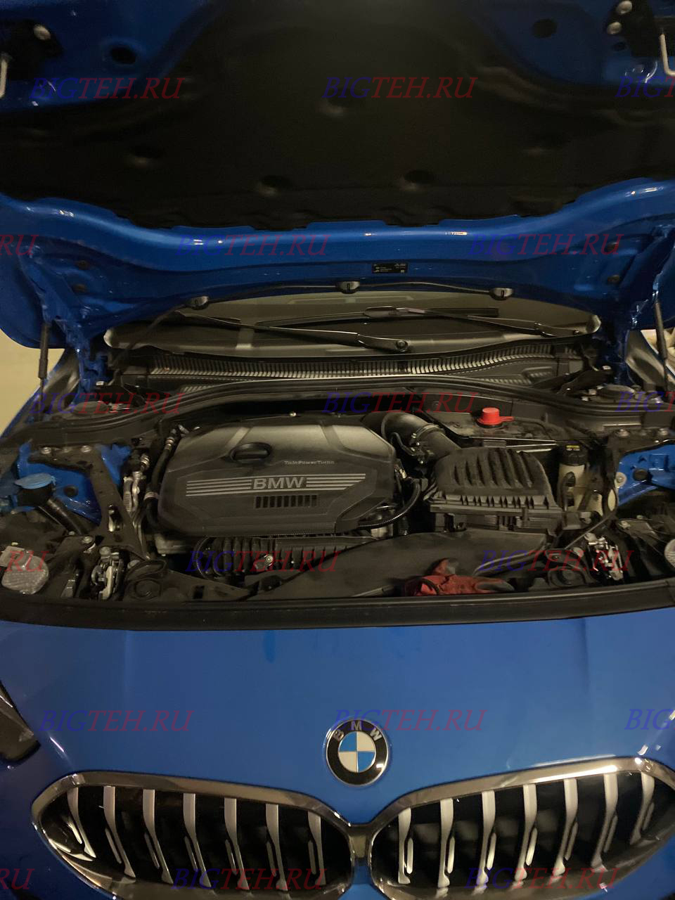 Под капотом. Замена аккумулятора на BMW 2 series II (F44) 2019 - 2022