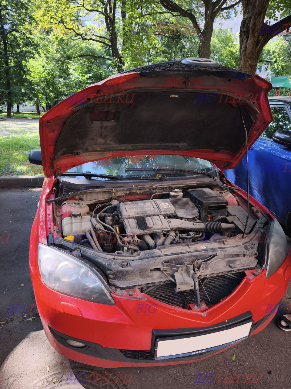 Под капотом. Замена аккумулятора на Mazda 3 (BK) бензин 1.6 (105 л.с.) рестайлинг 2009