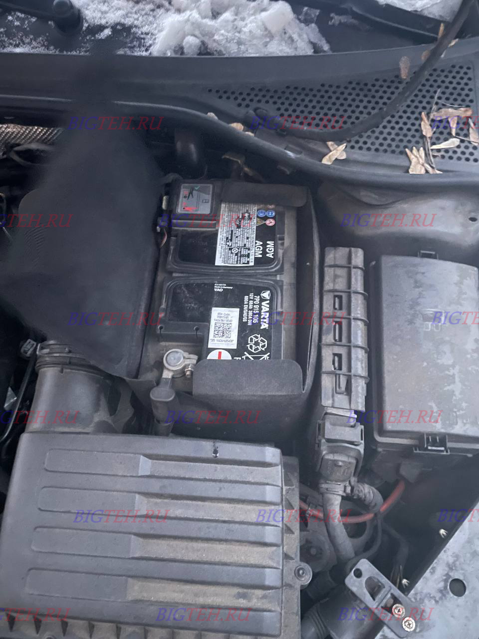 Старый акб. Замена аккумулятора на Volkswagen Passat B8 бензин 1.8 (180 л.с.) 2014-2020
