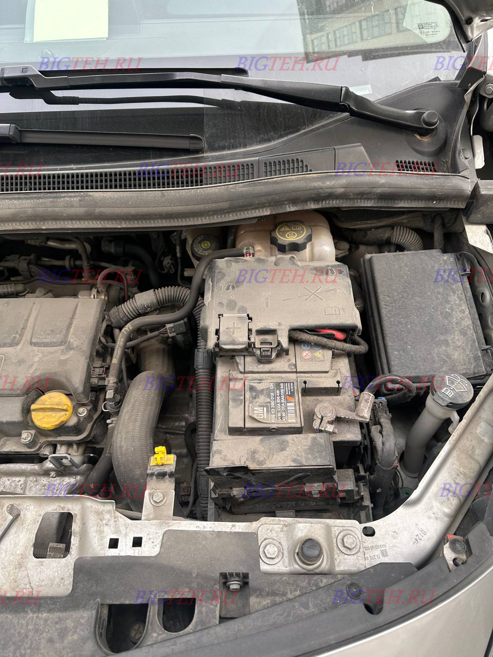 Старый акб. Замена аккумулятора на Opel Meriva B бензин 1.4 (100/120/140 л.с.) 2010-2014