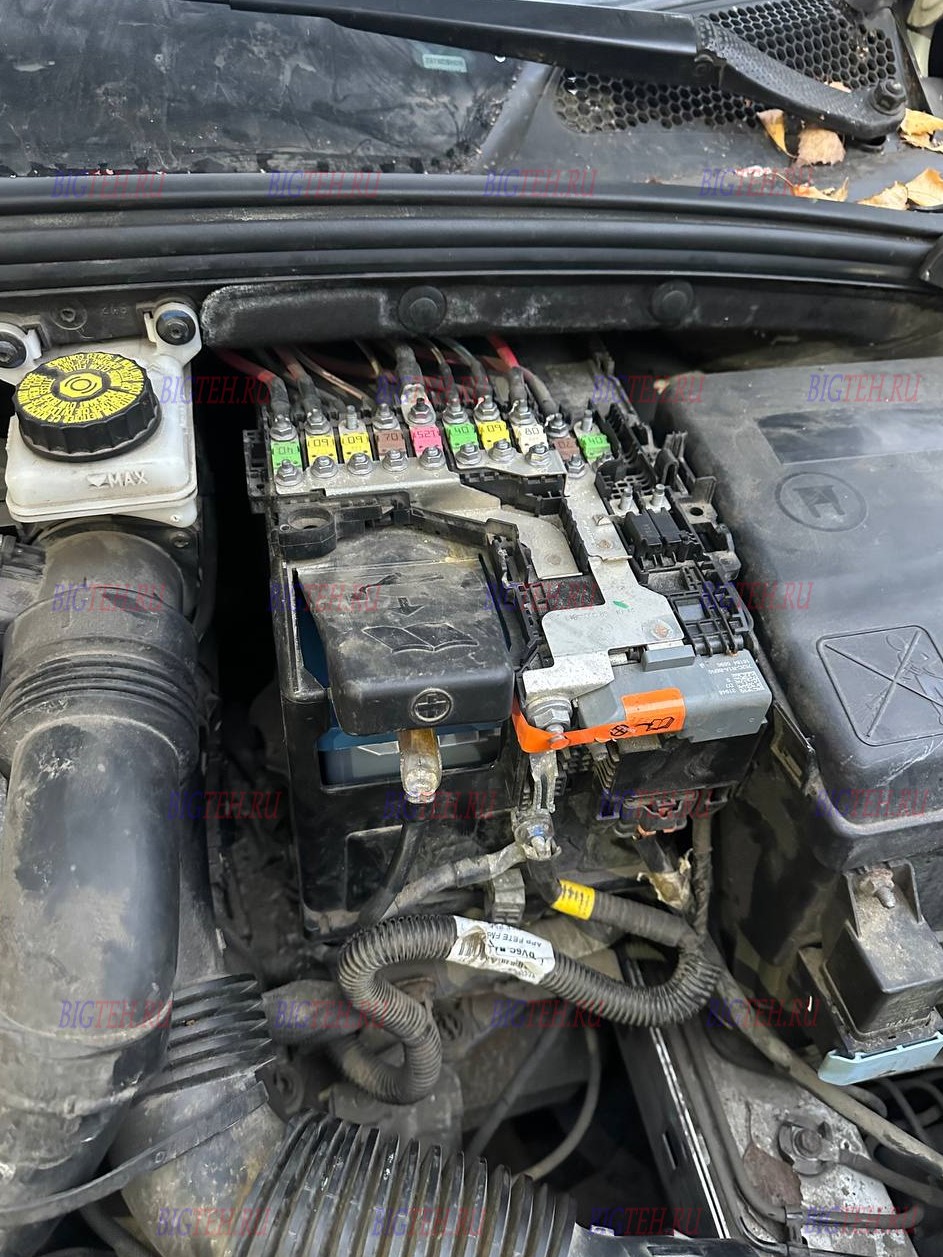 Старый акб. Замена аккумулятора на Citroen C4 diesel 1.6 (92/112 л.с.) Рестайлинг 2015-2020