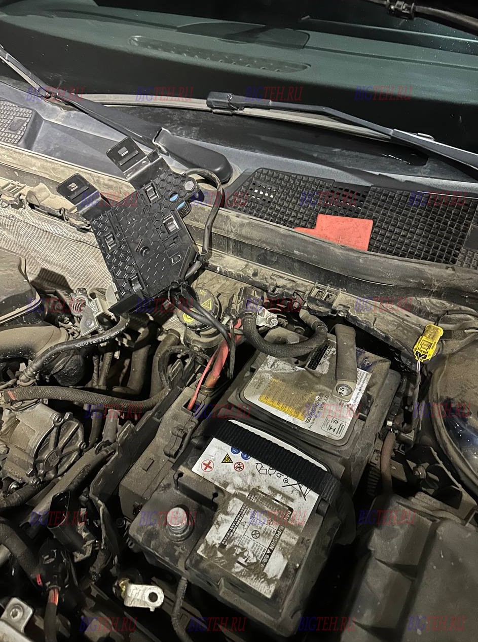 Снятие клемм. Замена аккумулятора на Mercedes-Benz CLA 200 (C118) бензин 1.3 2019 - 2021