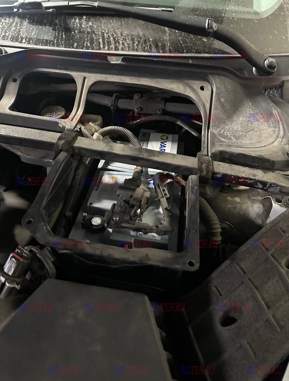Новый акб. Замена аккумулятора на Land Rover Range Rover Evoque II дизель 2.0 (150 л.с.) 2018-2020